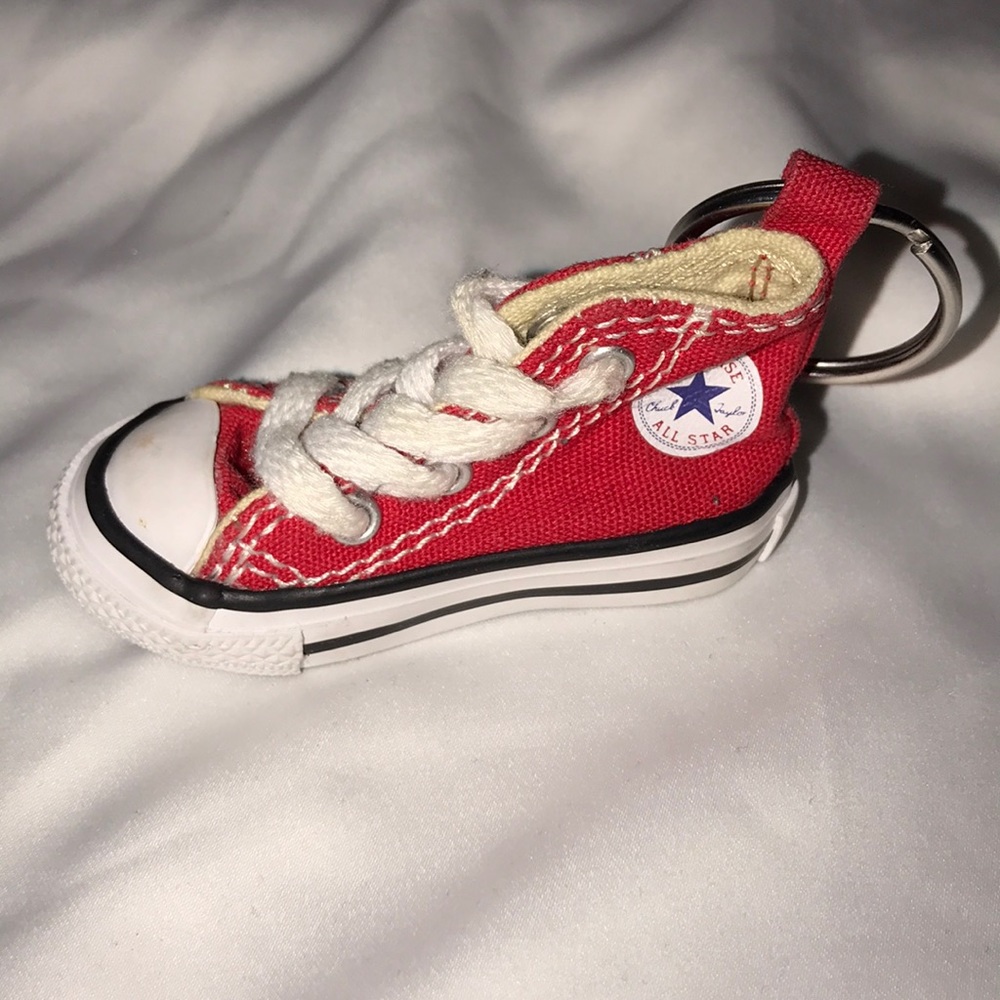 Converse keyring⭐️